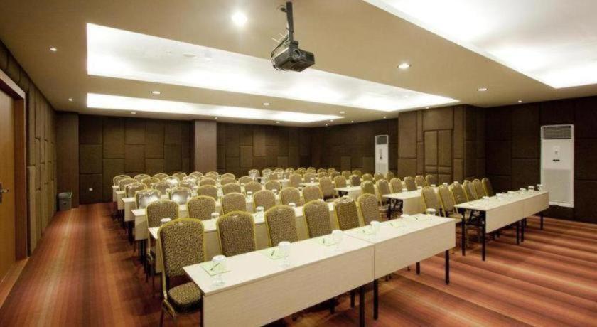 Aswin Hotel And Spa Makassar Eksteriør bilde